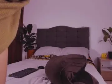 petites_perles – webcam model profile photo Image 8