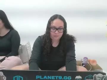 angel_face_devil_mind – webcam model profile photo Image 10