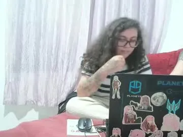 angel_face_devil_mind – webcam model profile photo Image 13