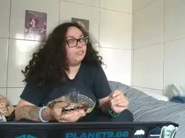 angel_face_devil_mind – webcam model profile photo Image 17