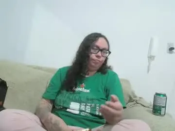 angel_face_devil_mind – webcam model profile photo Image 8