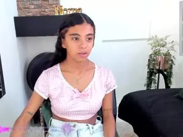 vestaszanto – webcam model profile photo Image 2