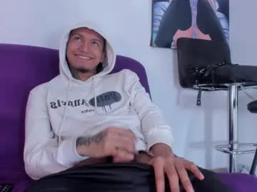 EvelynMills – webcam model profile photo Image 8