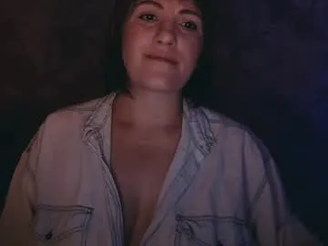 adelina_shine – webcam model profile photo Image 4