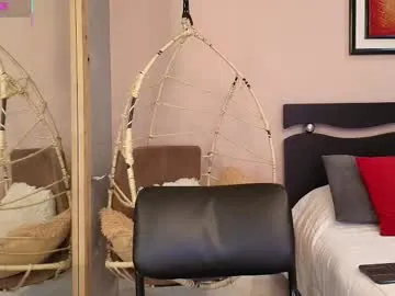 carolinedream_ – webcam model profile photo Image 19