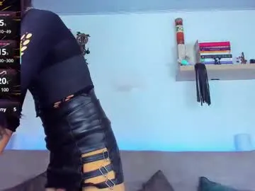 e_vvv_a – webcam model profile photo Image 2