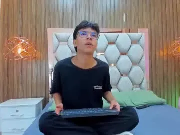 alliceredfox – webcam model profile photo Image 16