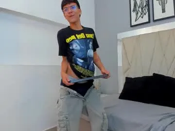 alliceredfox – webcam model profile photo Image 9