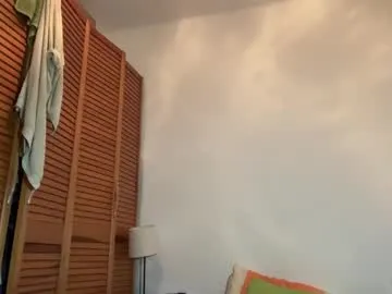 petites_perles – webcam model profile photo Image 18