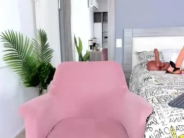 pinkysmiles – webcam model profile photo Image 7