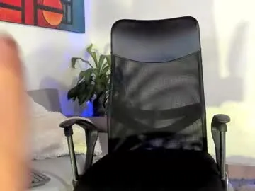 petites_perles – webcam model profile photo Image 4