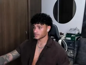 peachylina – webcam model profile photo Image 2