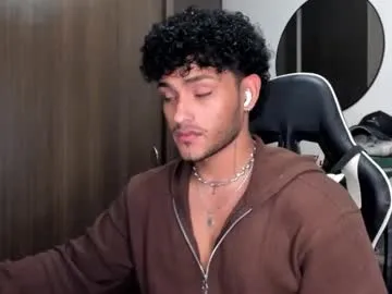 peachylina – webcam model profile photo Image 9