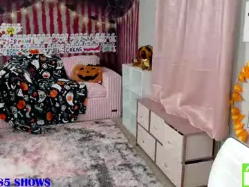 sarahadams – webcam model profile photo Image 18