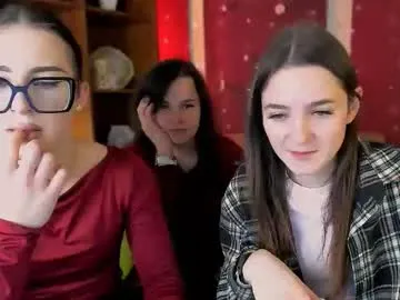 sweetlittleangela – webcam model profile photo Image 13