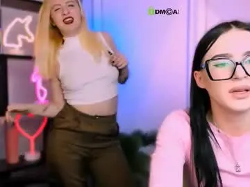 sweetlittleangela – webcam model profile photo Image 17