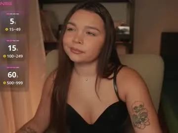 emahallee – webcam model profile photo Image 14