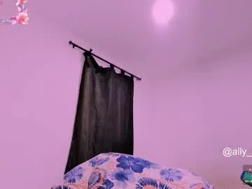 magical_mermaids – webcam model profile photo Image 11