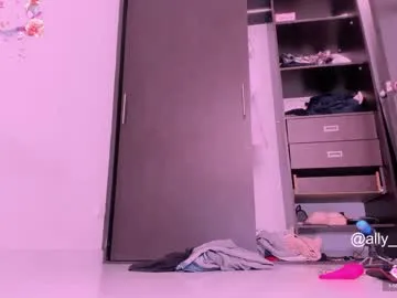 magical_mermaids – webcam model profile photo Image 4