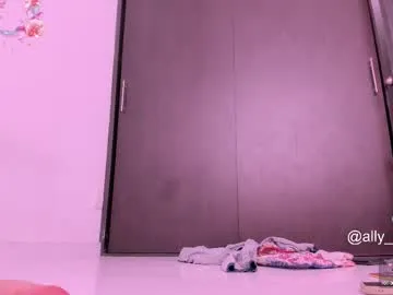 magical_mermaids – webcam model profile photo Image 5