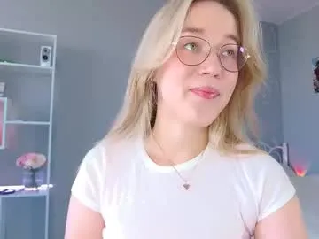 buupsi – webcam model profile photo Image 10