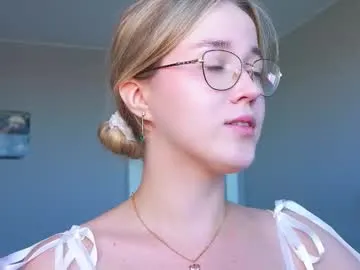 buupsi – webcam model profile photo Image 14