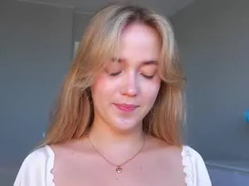 buupsi – webcam model profile photo Image 16