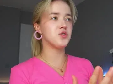 buupsi – webcam model profile photo Image 18