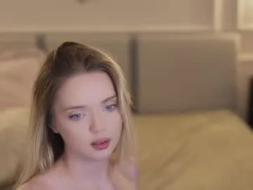 gina_akemi – webcam model profile photo Image 14