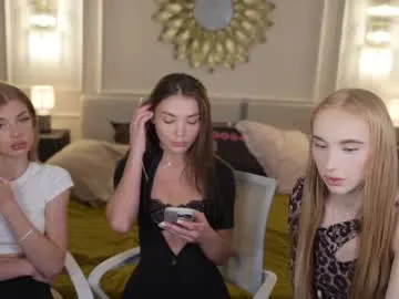 gina_akemi – webcam model profile photo Image 3