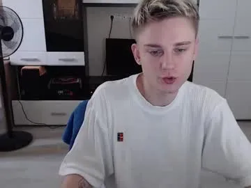 iamsomeone1234 – webcam model profile photo Image 17