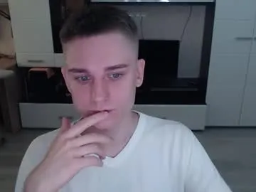 iamsomeone1234 – webcam model profile photo Image 19