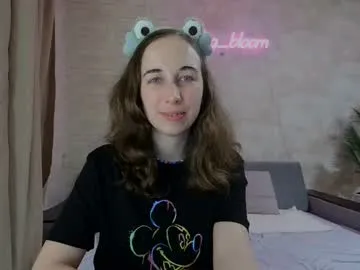 sweetlittleangela – webcam model profile photo Image 3