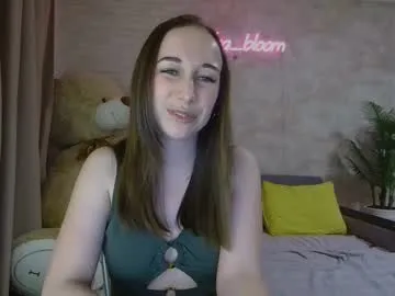 sweetlittleangela – webcam model profile photo Image 5