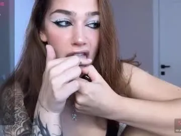 vaniaa_ – webcam model profile photo Image 3