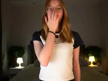 holyhee – webcam model profile photo Image 10