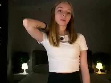 holyhee – webcam model profile photo Image 5