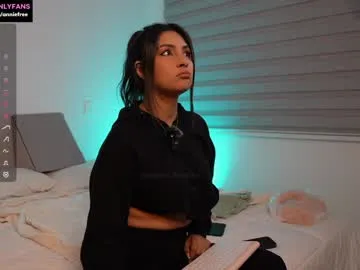 lina_kriss – webcam model profile photo Image 15