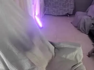 luv_birds – webcam model profile photo Image 11