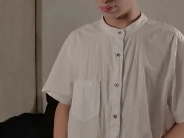 truuuly_yours – webcam model profile photo Image 6