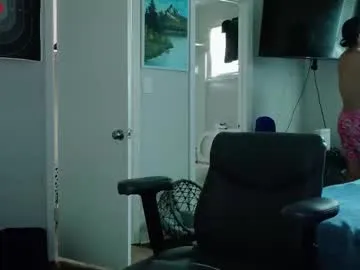 lina_kriss – webcam model profile photo Image 9