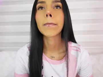 skyamber8v2 – webcam model profile photo Image 9