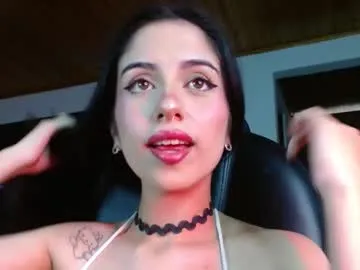 truuuly_yours – webcam model profile photo Image 10