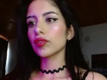 truuuly_yours – webcam model profile photo Image 3