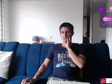 ebony_cute9 – webcam model profile photo Image 2