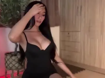 adelina_shine – webcam model profile photo Image 15