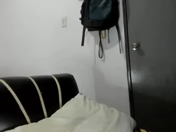 your_dolls – webcam model profile photo Image 12