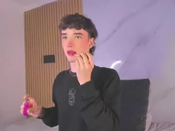 petites_perles – webcam model profile photo Image 8