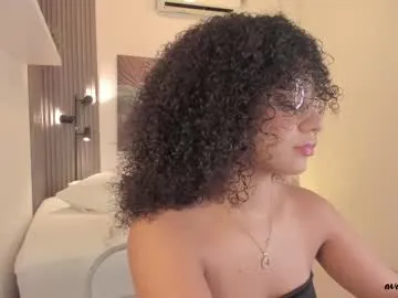 evahothead – webcam model profile photo Image 15