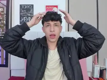 astridwet – webcam model profile photo Image 13